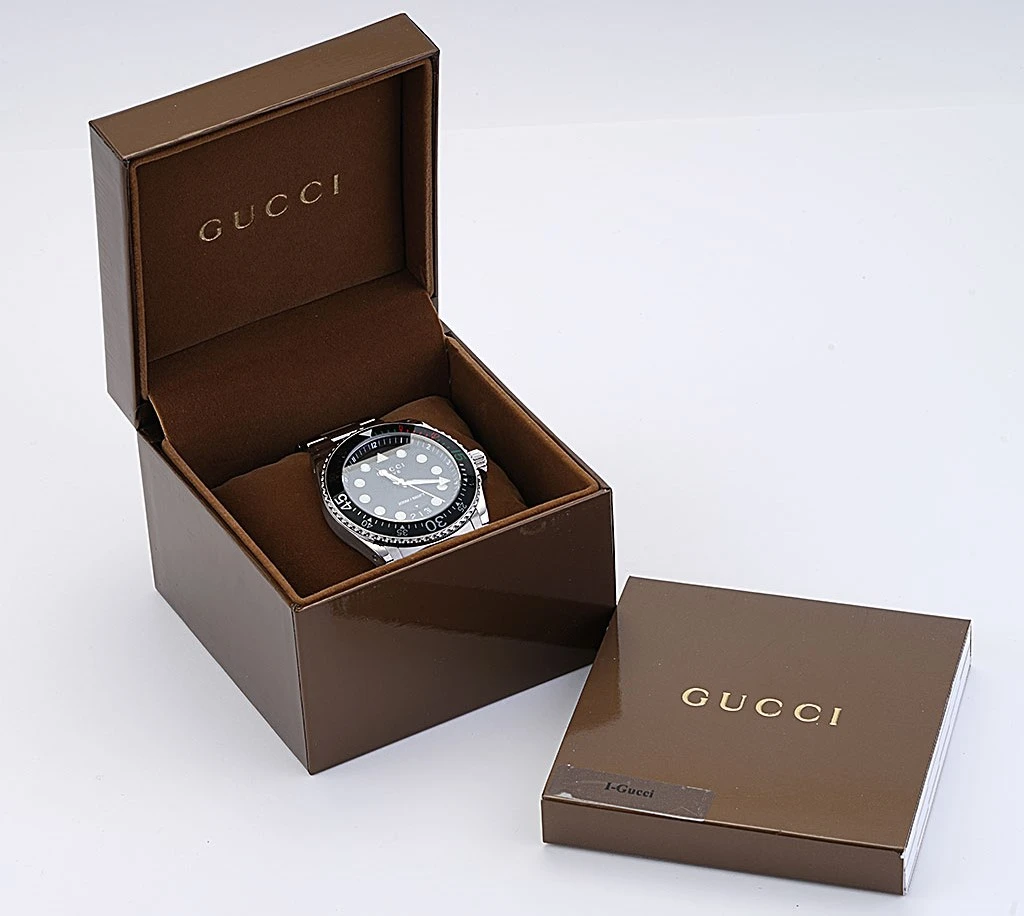 cách phân biệt đồng hồ Gucci thật hay Fake